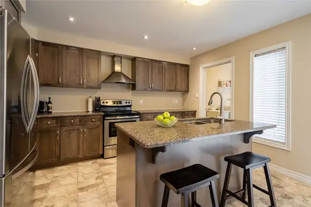 4 bedroom townhouse for rent - Photo 2