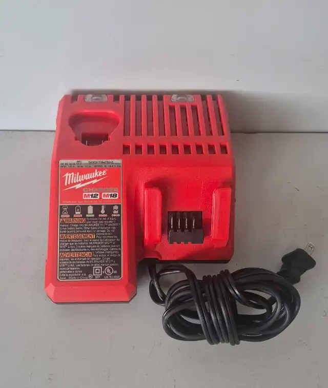 M12/M18 Milwaukee Charger (31610773)