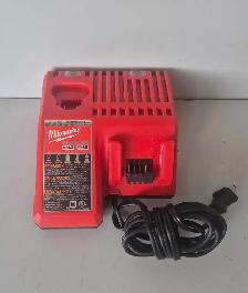 M12/M18 Milwaukee Charger (31610773)