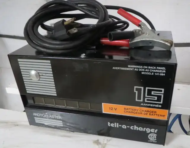 Chargeur de batterie d'auto vintage