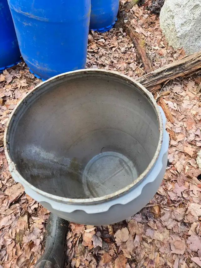 Barrels plastic and metal - Photo 2