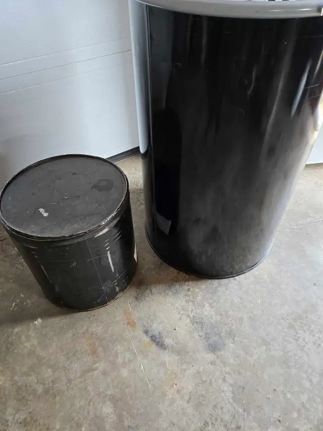 Barrels plastic and metal - Photo 3