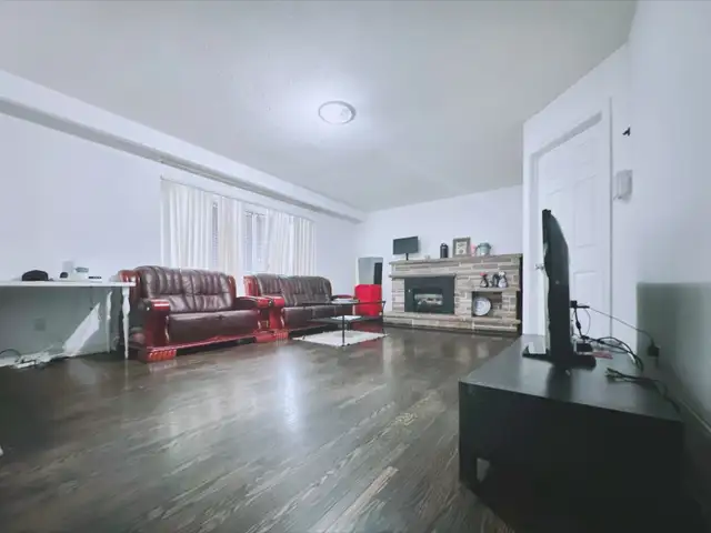 UTSC and Centennial College 3 rooms apartment for rental - Photo 4