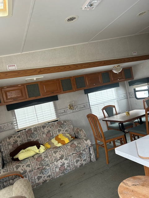 2003 Rockwood 5th wheel camper - Photo 4