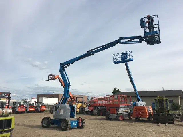 Boom Lift Articulating - Photo 2