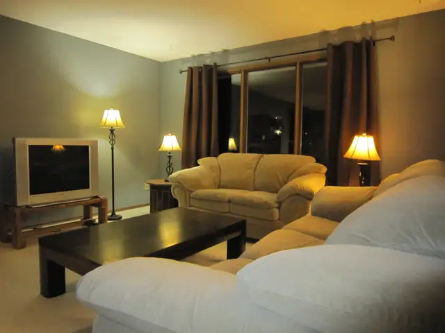 Fully Furnished Room $500.00/month Black Diamond - Utls/Int Incl - Photo 2
