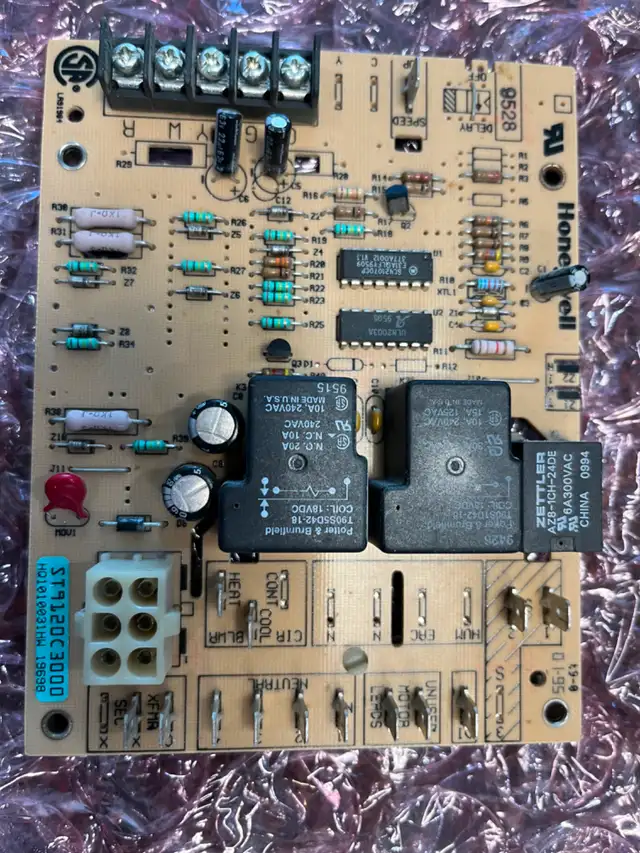NEW OEM HONEYWELL CIRCUIT BOARD - Photo 2