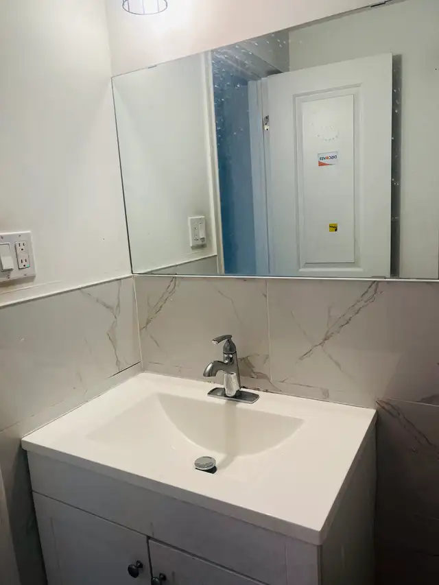 2 BEDROOM BASEMENT FOR RENT - Photo 3