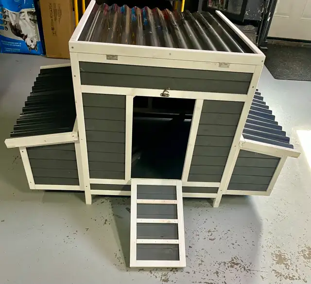 NEW chicken coop, galvanized steel fencing