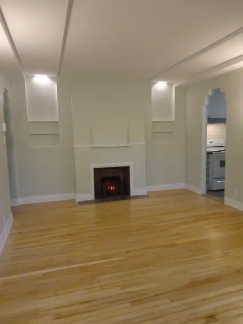 Bright top floor, 3 bedroom 5 1/2, renovated, Snowdon metro - Ju - Photo 2