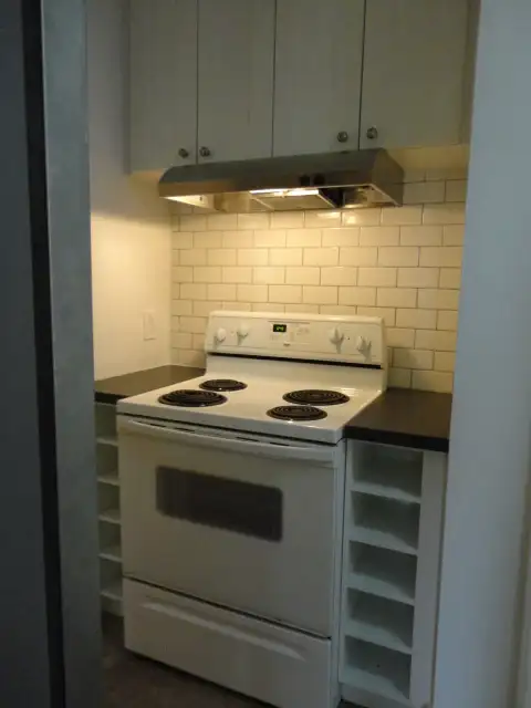 Bright top floor, 3 bedroom 5 1/2, renovated, Snowdon metro - Ju - Photo 5