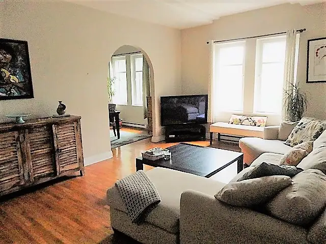 Bright top floor, 3 bedroom 5 1/2, renovated, Snowdon metro - Ju - Photo 10