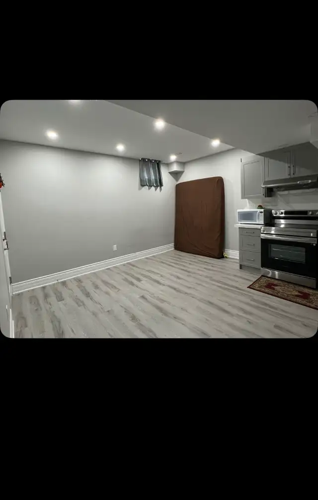 Basement for rent  (near mountpleasent) (No Parking)