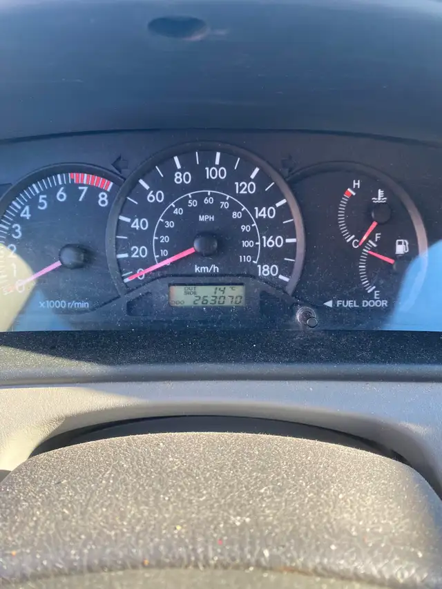 2004 Toyota Corolla - Photo 2