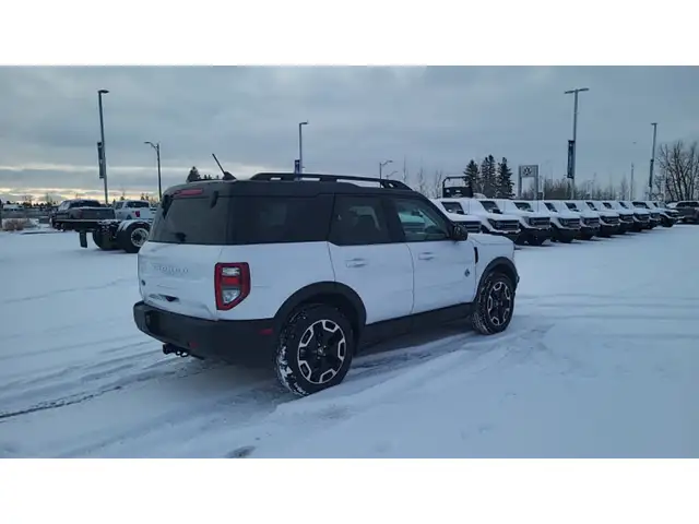 2024 Ford Bronco Sport OUTER BANKS - Photo 2