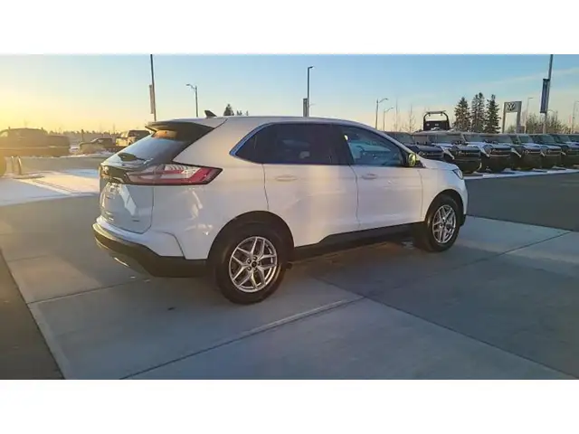 2024 Ford Edge SEL - Photo 2