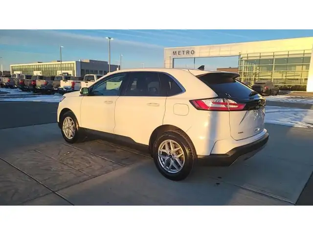 2024 Ford Edge SEL - Photo 4