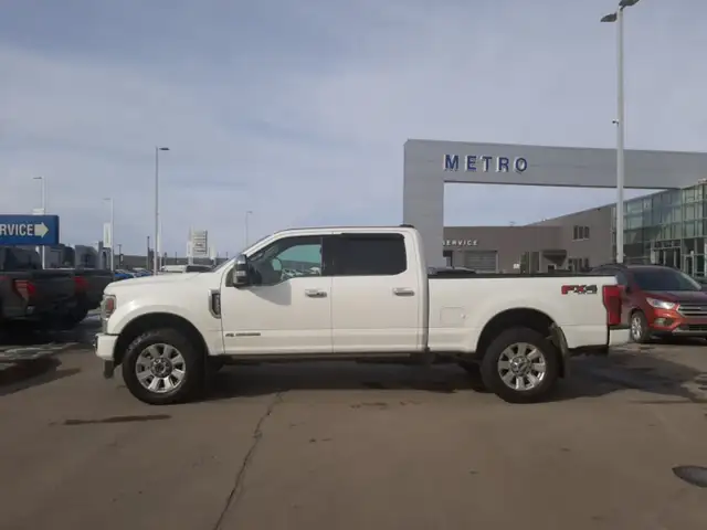 2022 Ford F-350 PLATINUM - Photo 8