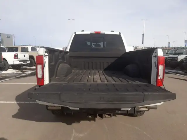 2022 Ford F-350 PLATINUM - Photo 22