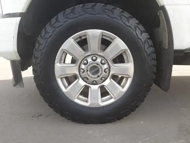 2022 Ford F-350 PLATINUM - Photo 25