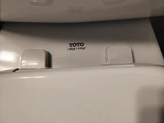 Toto Toilet - Photo 2