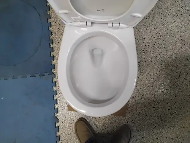 Toto Toilet - Photo 3
