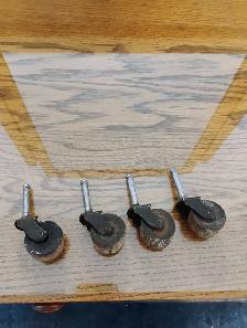 Set of 4 wooden wheel casters Antique