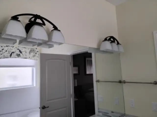 Bathroom Mirror - Photo 2