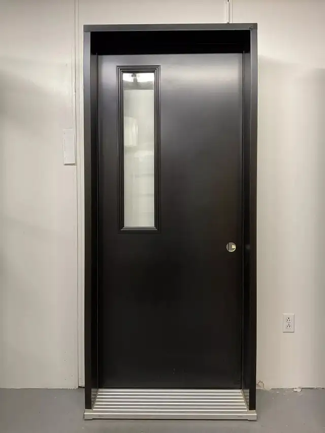 1331PA Porte d’acier 34″G Noire Verre clair 9 x 37