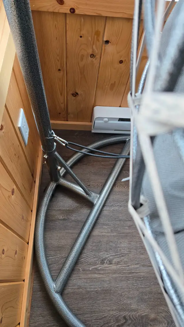 Patio swinging basket chair. Like new condition. - Photo 5