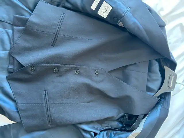 Dark Navy Armani Collezioni 3-Piece Suit – Size 48 - Photo 5