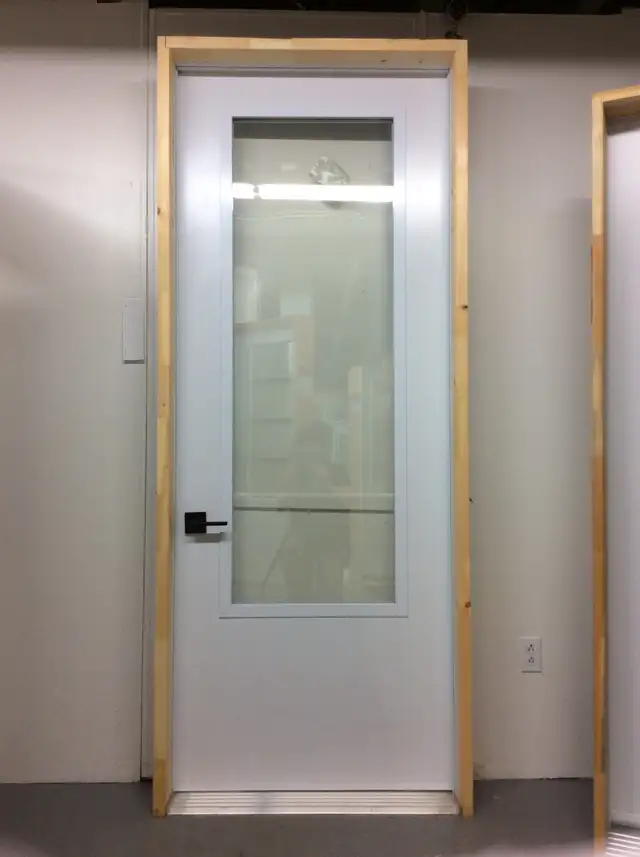 1210PA Porte d’acier 36″D Blanche Clair 21×65 bosser seuil plat