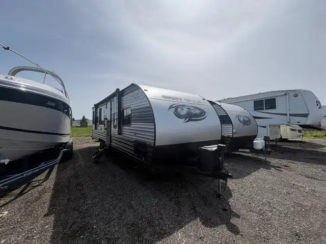 2022 Forest River Cherokee Greywolf 25 RRT Toy Hauler$19995!