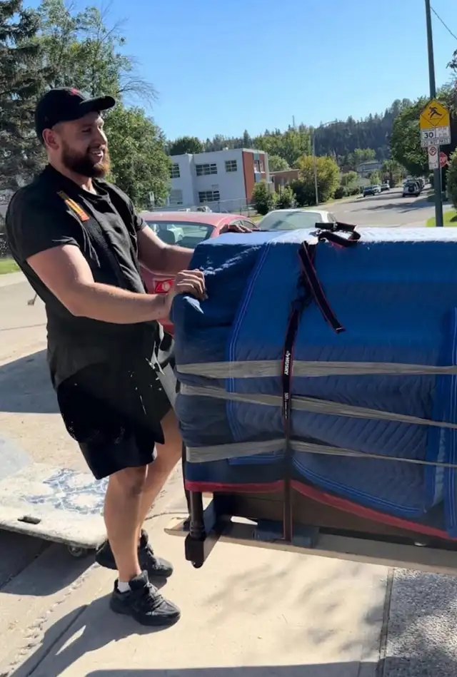 MOVING SERVICES ☎️ 437-971-0071 ☎️