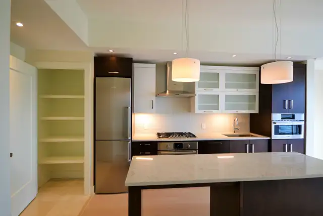 21-014 Upscale condo, 10 min walk to QEII hospital - Photo 5