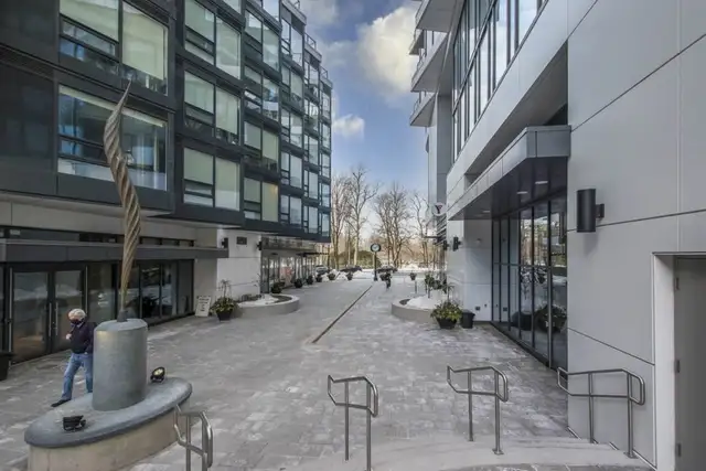 21-014 Upscale condo, 10 min walk to QEII hospital - Photo 8