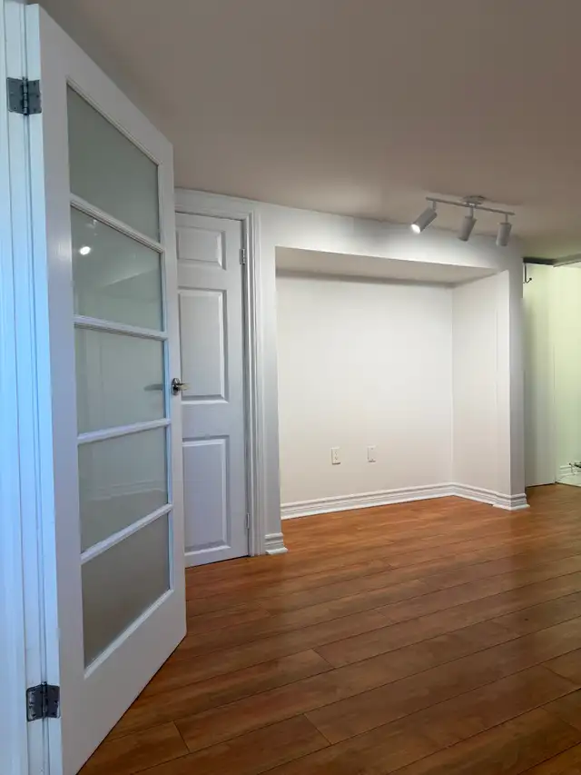 1bd Light-Filled Basement Suite in Corso Italia   Private Yard - Photo 2