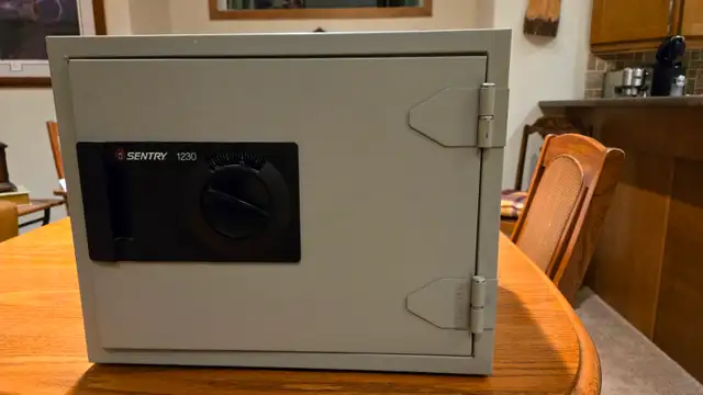 SENTRY model 1230 combination safe