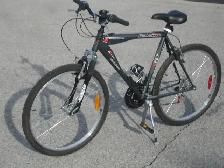 BARELY USED IT 26' RALEIGH MATTERHORN 21 SPD WITH SUSPENSION!