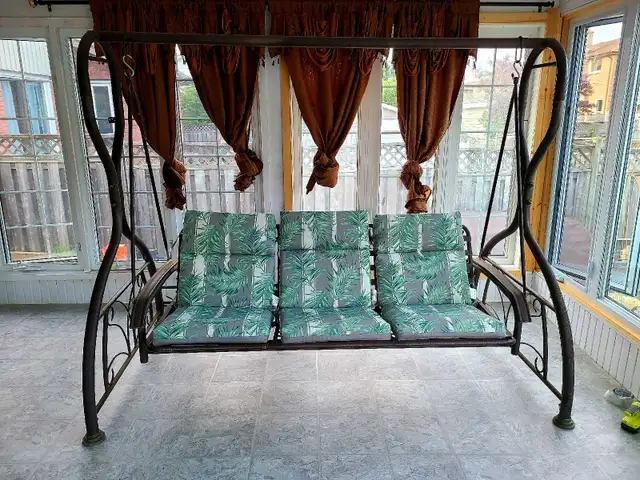 swing two in one $650 - Photo 2