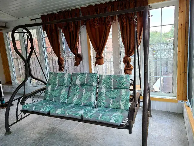 swing two in one $650 - Photo 4