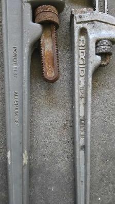 pipe wrench