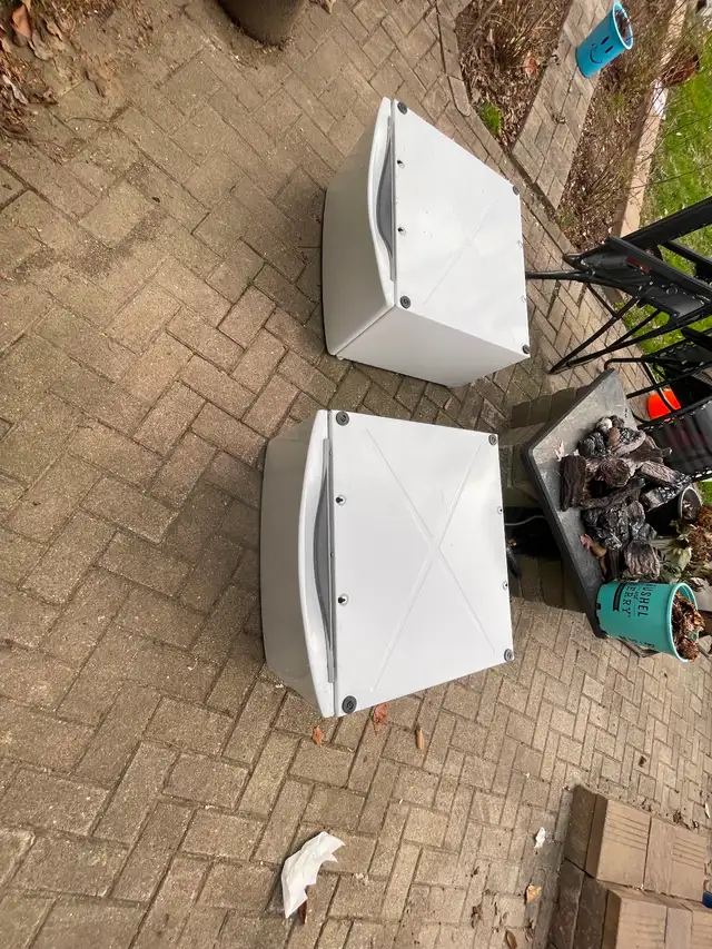 Washer & Dryer pedestal (whirlpool)27" - Photo 2