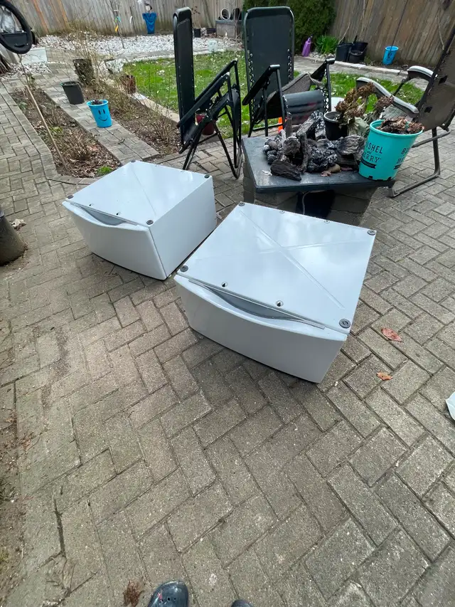 Washer & Dryer pedestal (whirlpool)27" - Photo 9