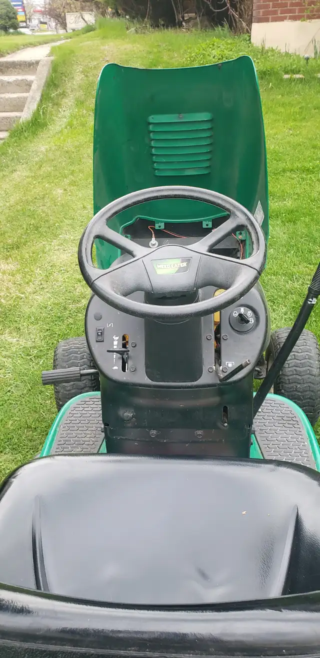 Weedeater riding mower - Photo 7