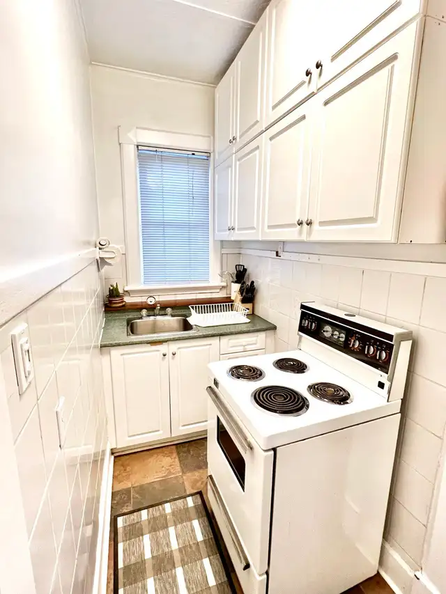 Downtown LO Furnished Unit   Utils Included | July 1 | $1499 - Photo 4