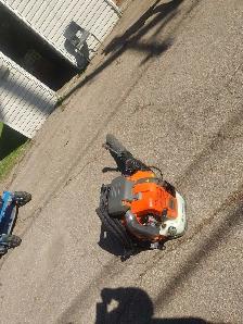 Husqvarna leaf blower 570BTS. Needs a tune-up.