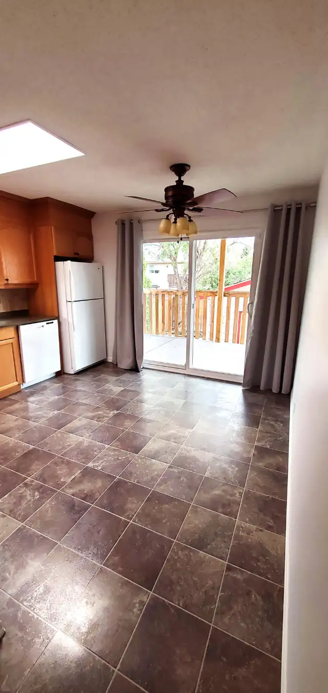 2 Bed, Full Bath, 1010 sq.ft Fully Separate Main Floor for Rent - Photo 3