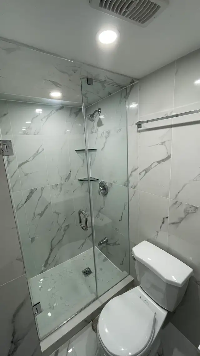 Spacious Basement with 2 bedrooms and 2 Parking spots - Photo 5