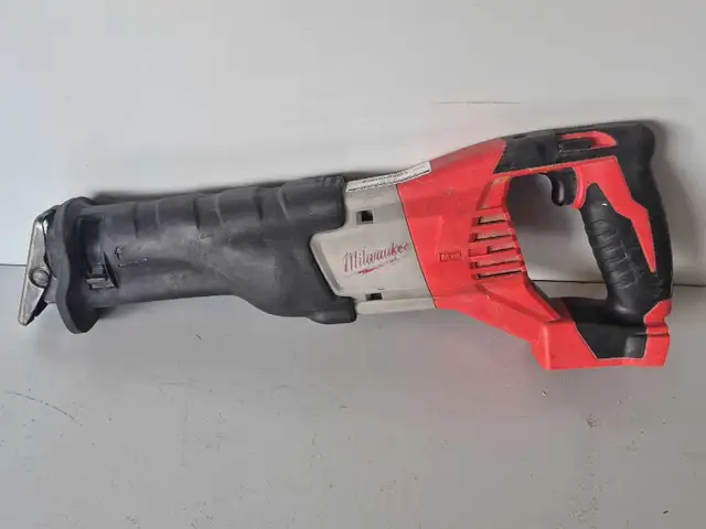 18V Milwaukee Sawzall 262020 (32639742)